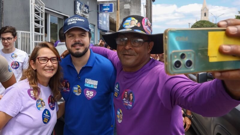 Fernando Filho lidera grande mobilização eleitoral em Sanharó ao lado de Débora Almeida