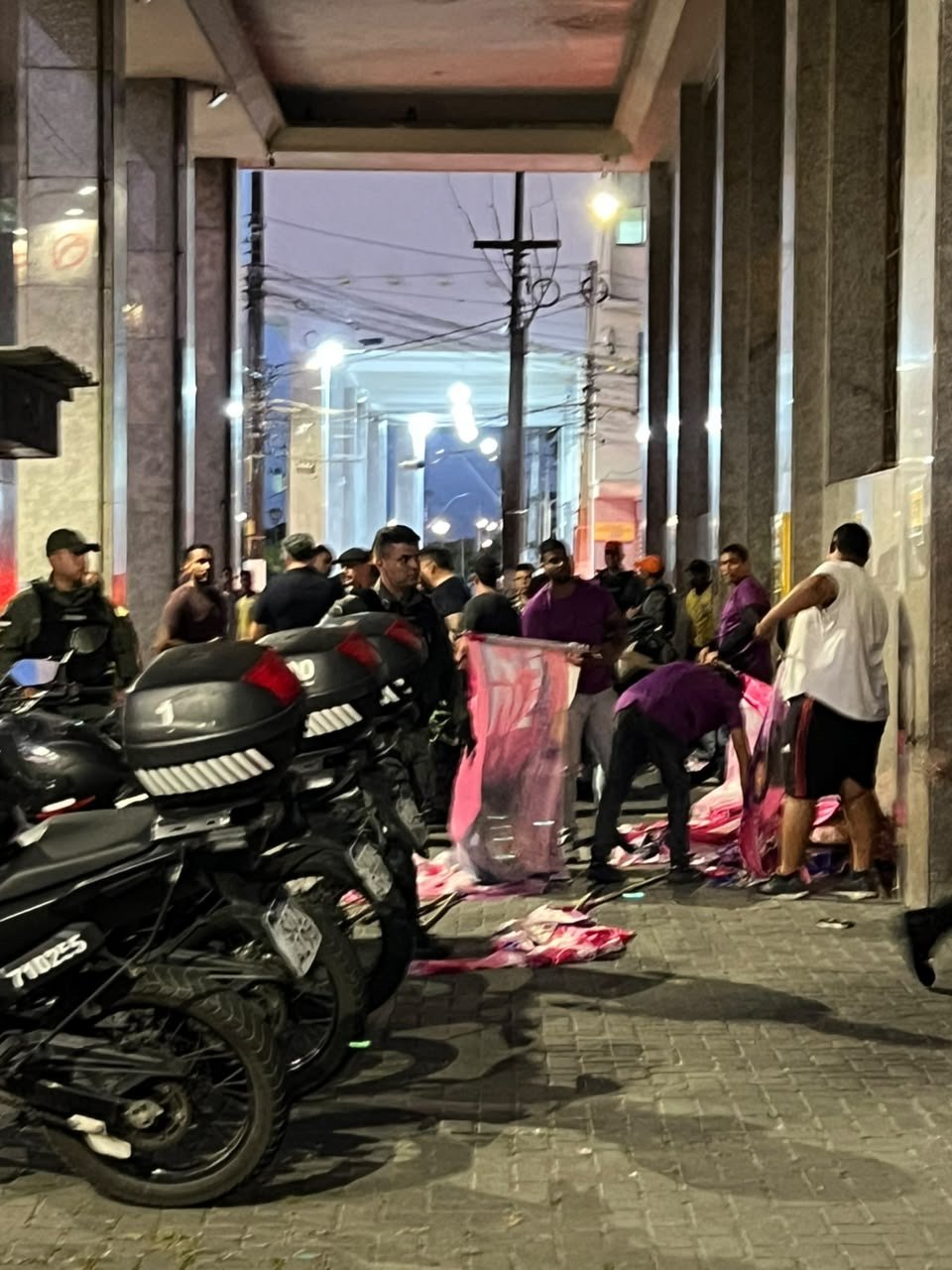 Polícia prende suspeitos de furtar materiais de campanha de Raquel Lyra para utilização em ato com Flávio Bolsonaro​