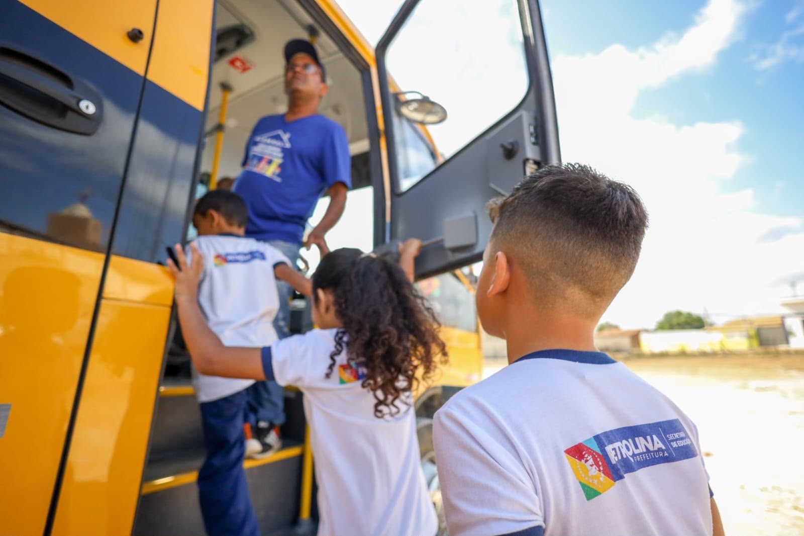 Chuvas e falta de água alteram rotina em unidades de ensino de Petrolina