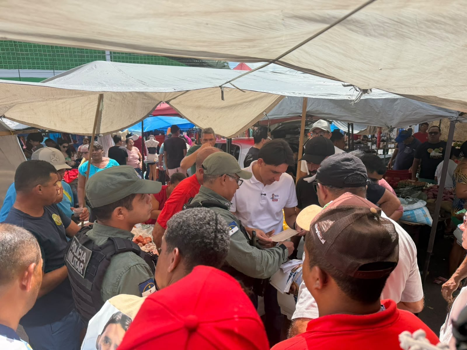 Confusão na Feira Livre de Água Preta: Polícia Militar é acionada durante movimentação política envolvendo Silvio Costa Filho e Eduardo Coutinho