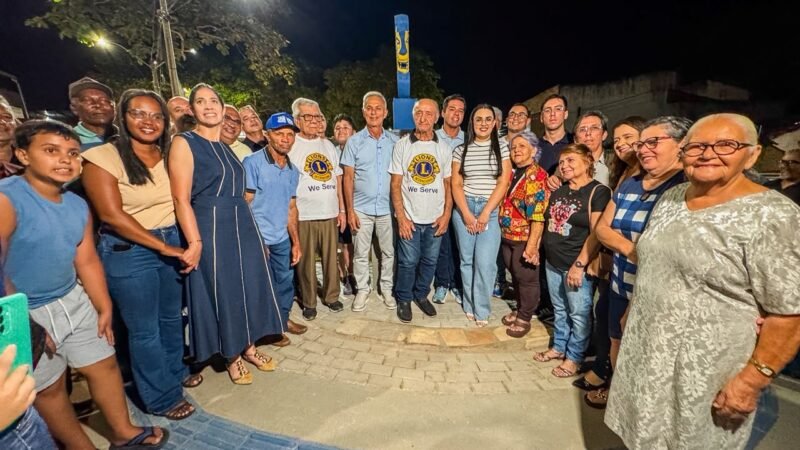 Prefeito Paulo Roberto inaugura nova praça no bairro da Bela Vista