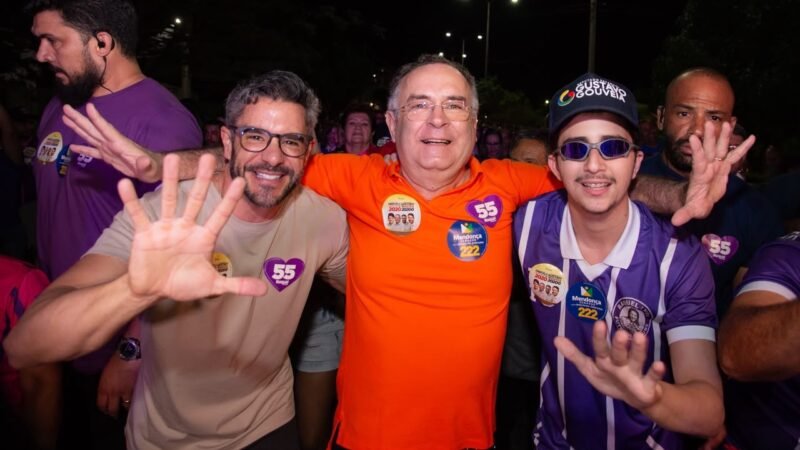 Zeca encerra campanha de Raquel, Marcelo e Gustavo reunindo multidão nas ruas de Arcoverde