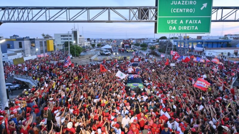 Prefeito Andrei destaca ato histórico com 160 mil pessoas e ao lado de Lula celebra a força popular do Vale do São Francisco na defesa dos direitos e da democracia