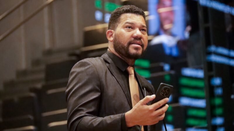 Deputado Abimael Santos cobra retomada do abastecimento de água em Toritama