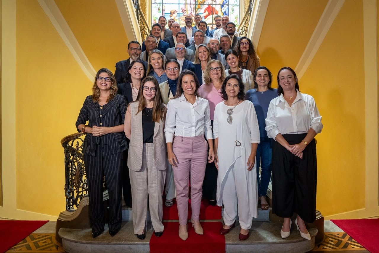 Governadora Raquel Lyra comanda primeira reunião de planejamento com os secretários de Estado após a reeleição