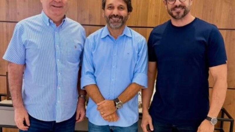 Após vitórias eleitorais, Zeca Cavalcanti amplia protagonismo político com eleição para a presidência da Câmara