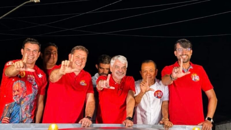Palmares: prefeito Júnior de Beto e senador Humberto Costa participam de grande carreata em apoio a Lula
