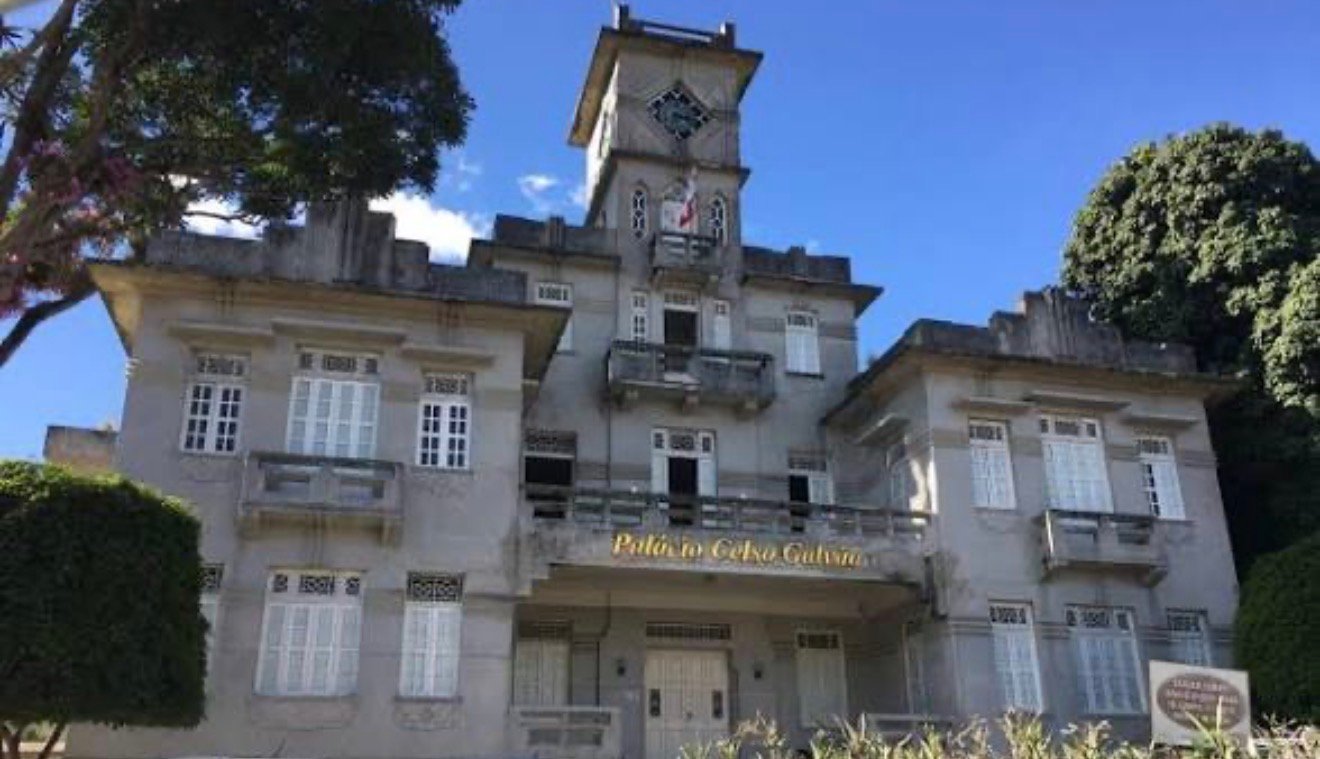 TCE-PE reconhece superfaturamento de R$ 7 milhões na iluminação pública de Garanhuns e determina devolução