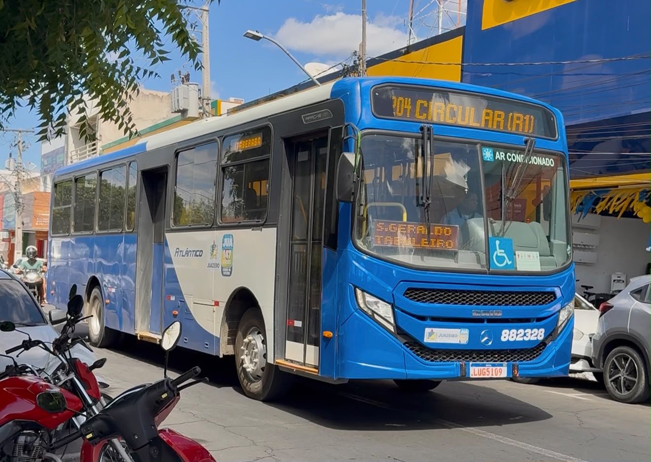 A Autarquia Municipal de Trânsito e Transporte (AMTT) de Juazeiro informa que os ônibus do sistema de transporte urbano do município terão gratuidade neste domingo (25), das 6h às 20h, durante o segundo turno das eleições.