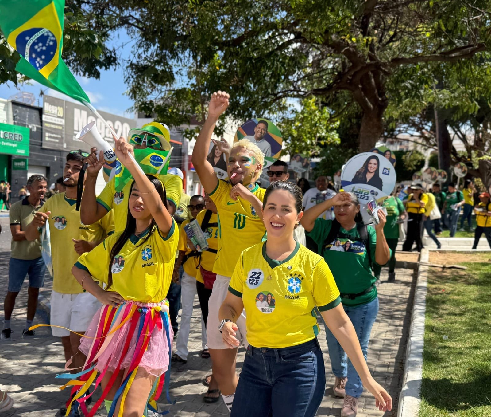 Lara Cavalcanti encerra campanha em Petrolina com a Motocarreata do 22 neste sábado